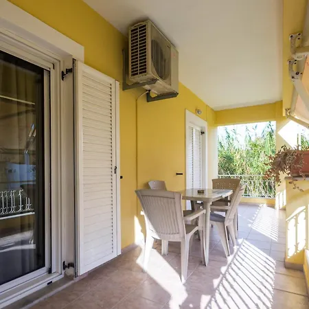 Апартаменты διωροφη μεζονετα-2km απο το κεντρο-iliana House