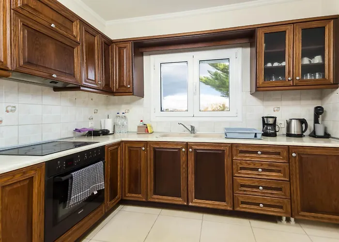 διωροφη μεζονετα-2km απο το κεντρο-iliana House