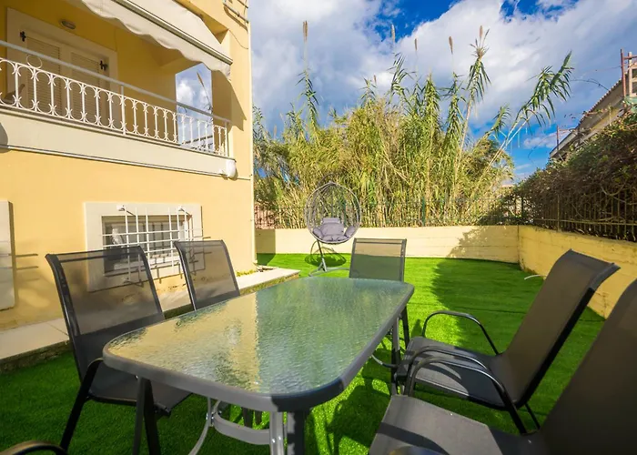 Апартаменты διωροφη μεζονετα-2km απο το κεντρο-iliana House