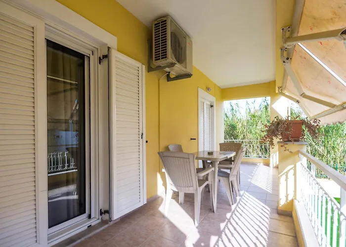 Апартаменты διωροφη μεζονετα-2km απο το κεντρο-iliana House