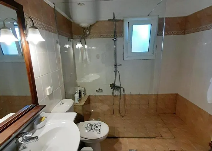 διωροφη μεζονετα-2km απο το κεντρο-iliana House *