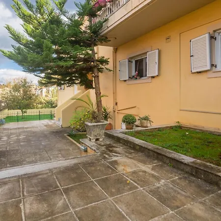 διωροφη μεζονετα-2km απο το κεντρο-iliana House