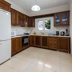 Appartamento διωροφη μεζονετα-2km απο το κεντρο-iliana House *