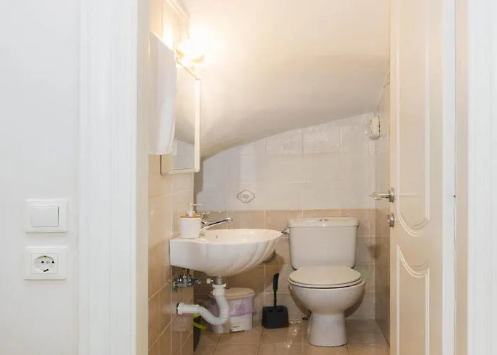 公寓 διωροφη μεζονετα-2km απο το κεντρο-iliana House