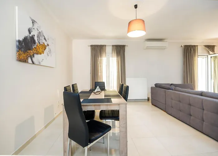 διωροφη μεζονετα-2km απο το κεντρο-iliana House