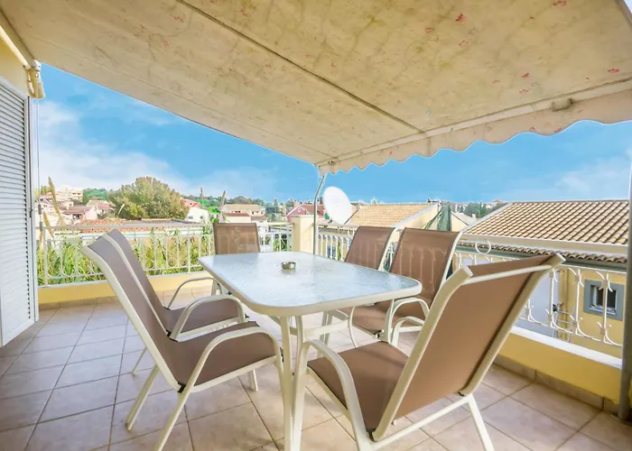 διωροφη μεζονετα-2km απο το κεντρο-iliana House 公寓 Alepou