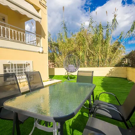 Апартаменты διωροφη μεζονετα-2km απο το κεντρο-iliana House