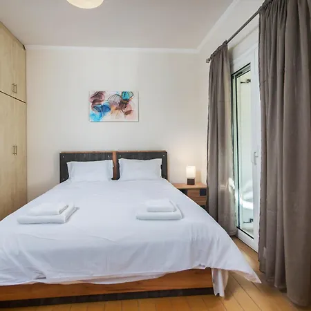 διωροφη μεζονετα-2km απο το κεντρο-iliana House Alepou