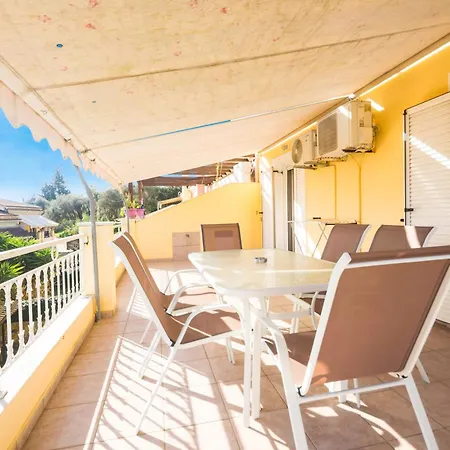 διωροφη μεζονετα-2km απο το κεντρο-iliana House * Alepou