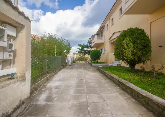 Apartment διωροφη μεζονετα-2km απο το κεντρο-iliana House